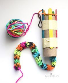 Cardboard Roll Snake Knitting - Repeat Crafter Me Finger Knitting Projects, Finger Weaving, Cardboard Rolls, Repeat Crafter Me, Easy Knitting Projects, French Knitting, Finger Knitting, Booth Ideas, Camping Crafts