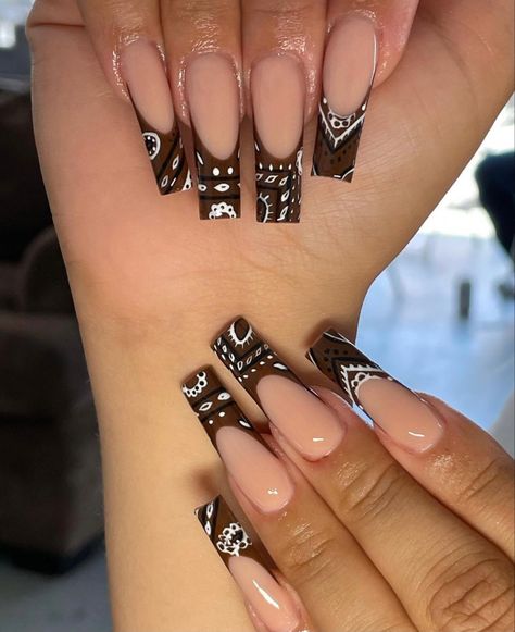 Golden Nails Acrylic, Nail Designs Brown, Nail Ideas Brown, Acrylic Nails Brown, Aesthetic Nail Ideas, Aesthetic Nail Designs, Brown Nail Designs, Bandana Nails, Pop Art Nails