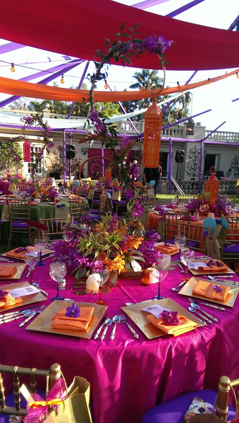 Indonesian Party Decor, Mexican Aesthetic Decor, Luau Gala, Arabian Nights Theme Party, Arabian Nights Party, Orange And Pink Wedding, Birthday Party Decorations For Adults, Mexican Birthday Parties, Moroccan Theme