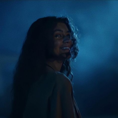 Zendaya Movies, Rue Euphoria, Mode Zendaya, Rue Bennett, Singing In The Car, Summer Grunge, Euphoria Fashion, Scene Aesthetic, You My Love