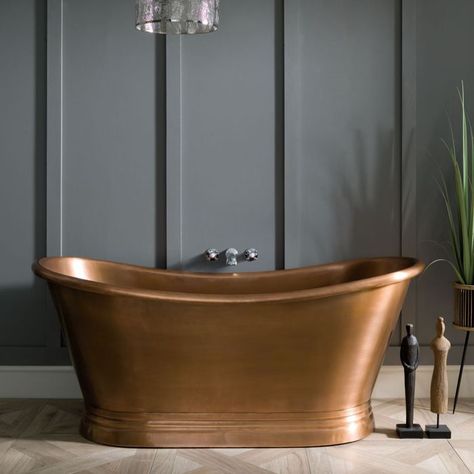 Antique Copper Boat Bath - BC Designs | Luxury Designer Bathrooms Lavabo D Angle, Copper Bathtub, Double Ended Bath, Copper Bath, Copper Bathtubs, Bad Accessoires, Roll Top Bath, Bathroom Suites, Big Bathrooms