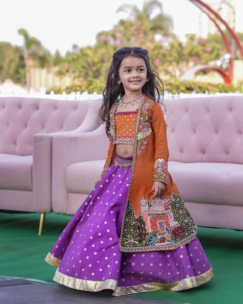 Girl Ethnic Wear Children, Kids Wedding Dresses Indian, Baby Girl Choli Design, Kids Dresses For Girls Indian, Baby Lehenga Blouse Designs, Kids Girls Dresses Indian, Baby Choli Designs, Kids Indian Wear Designer, Baby Girl Lehenga Designs