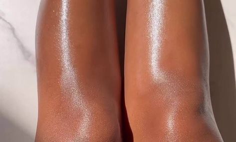 How I get 'glowing glass legs' like a supermodel in a few minutes - and I smell like a tropical holiday Body Glowing Skin, Clear Legs Skin, Smooth Skin Legs, Glowing Legs, Clear Legs, Silky Smooth Skin, Classy Nail Art, Model Legs, Shiny Legs