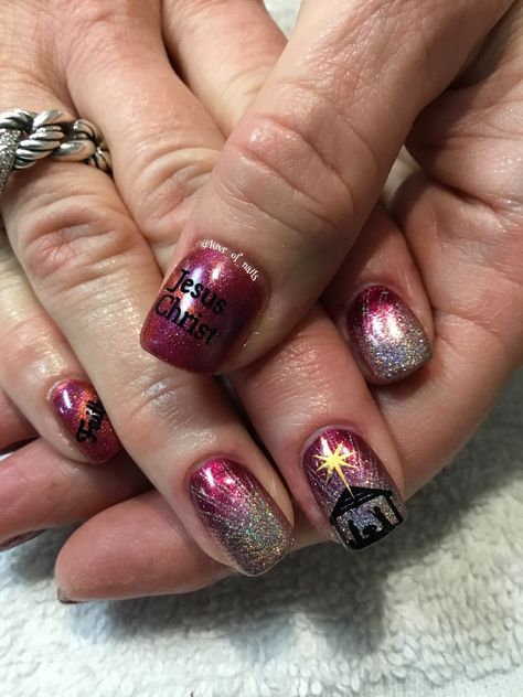 Christmas Nativity Nail Designs, Manger Scene Nail Art, Christmas Nativity Nails, Nativity Scene Nail Art, Christian Christmas Nail Designs, Christmas Nails With Cross, Nativity Scene Nails, Nativity Nail Art, Jesus Christmas Nails