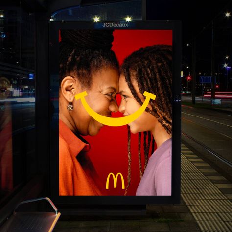 On April 4th, the commercial for the new McDonald’s Family campaign in The Netherlands went live. The campaign touches on a familiar topic: with the everyday hustle and bustle of work, school, sports classes and hobbies, true quality time with family can sometimes get lost. The family restaurant chain is providing more time together by putting both the Restaurants and McDonald’s App in “Family Mode”... Family Campaign, School Campaign Ideas, Mcdonalds Kids, Mcdonald's App, Quality Time With Family, Restaurant Advertising, Ad Photography, Ad Of The World, Family Restaurant