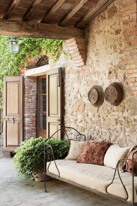 Case In Stile Country, Italian Farmhouse, Italian House, Rustic Italian, Tuscan House, Diy Concrete, Italian Home, Stone Cottage, Tuscan Style