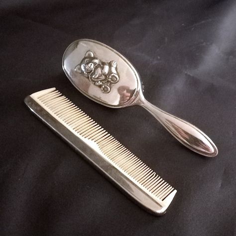 Old Christening Gift Brush and Comb Silver Plated Toiletries Set for Babies Birth Gift Old Baby Kit Vintage Collectibles First Birthday Gift Baby Birth Gifts, Brush And Comb, Comb Set, Baby Kit, Birth Gift, First Birthday Gifts, Vintage Objects, Baptism Gifts, Vintage Collectibles