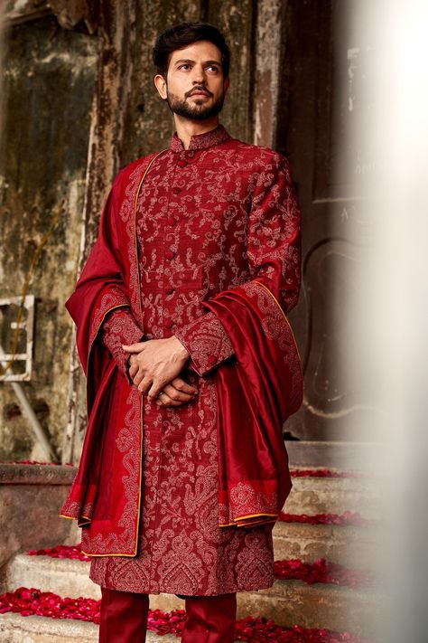 Shop for Jayanti Reddy Maroon Raw Silk Embroidered Sherwani Set for Men Online at Aza Fashions Red Sherwani Indian Groom, Red Kurta Men, Jayanti Reddy Lehenga, Red Indian Outfit, Maroon Sherwani, Mehndi Outfit, Jayanti Reddy, Embroidered Sherwani, Wedding Dresses Men Indian