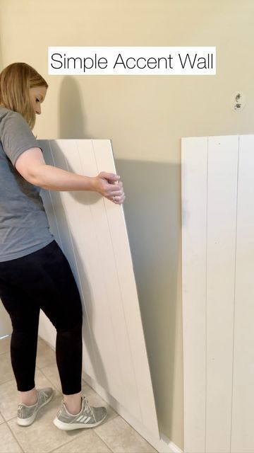 Simple Diy Accent Wall, Half Bathroom Accent Wall, Accent Wall Entryway, Shiplap Wall Diy, Bathroom Accent Wall, Shiplap Accent Wall, Simple Interior Design, Shiplap Wall, Diy Shiplap