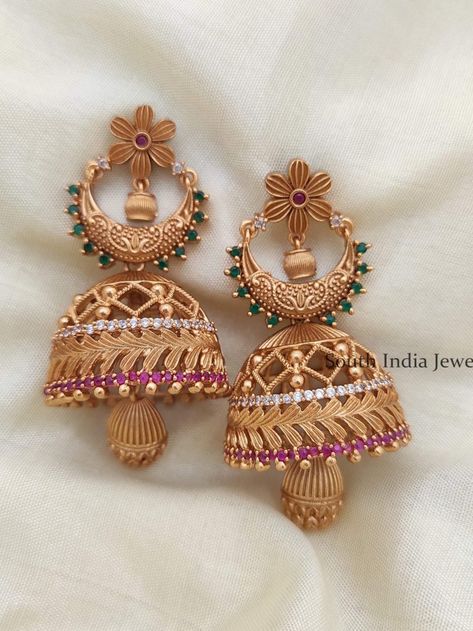 Jimikki Kammal Gold Design, Jimiki Kammal Design Gold, Gold Jhumka Designs Indian Weddings, Jhumka Designs, Gold Jhumka Earrings, New Gold Jewellery Designs, Gold Earrings Models, Indian Bridal Jewelry Sets, Bridal Jewellery Design