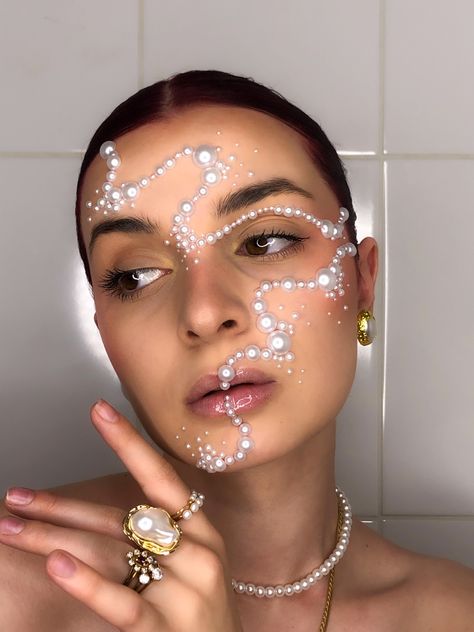 Inspo from Pinterest, @blorymakeup on insta Pearl Makeup Photoshoot, Pearl Editorial Makeup, Pearl Makeup Look, Pearl Shoot, Pisces Makeup, Makeup With Pearls, Pearl Photoshoot, Pearl Makeup Looks, Artsy Makeup Look