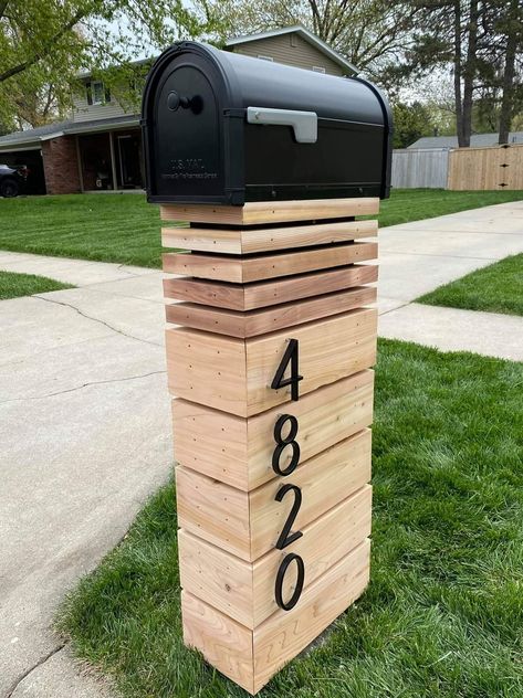 Landscape Ideas With Pavers, Modern Mailbox Ideas Curb Appeal, Modern Farmhouse Mailbox Ideas, Mailbox Update, Modern Mailbox Ideas, Modern Mailbox Diy, Modern Mailbox Design, Mailbox Designs, Cool Mailboxes