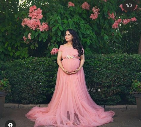 Maternity Gowns Indian, Maternity Shoot Dresses, Maternity Gown Photography, Maternity Dresses Photography, Maternity Photography Poses Outdoors, Cute Maternity Dresses, Maternity Photography Poses Couple, Maternity Photography Poses Pregnancy Pics, Maternity Photography Outdoors