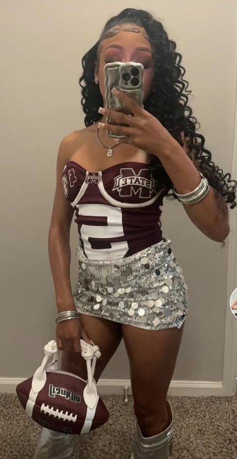 Hbcu Homecoming Football Game Outfits, Football Outfit Black Women, Cute Homecoming Outfits College, Hbcu Step Show Outfit, Hoco Tailgate Outfit, Football College Outfits, Homecoming Party Outfits, Cute College Outfits Black Women, Football Wives Outfits