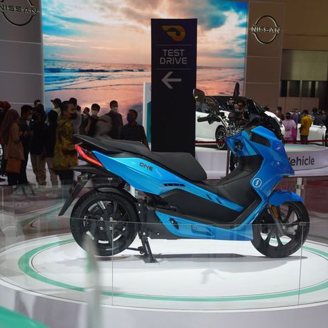 Motor Listrik ALVA One Resmi Hadir untuk indonesia di GIIAS 2022 iotomagz.com – Pemerintah terus menggeber Kendaraan listrik Mulai dari lini roda empat sampai lini roda dua. Berbagai merek kendaraan listrik juga mulai bermunculan dengan berbagai variasi produk hingga fitur yang disematkan dalam kendaraan listrik buatannya. Tak cuma itu, bahkan pemerintah selaku regulator juga memberikan […] The post Motor Listrik ALVA One Resmi Hadir untuk indonesia di GIIAS 2022 appeared first on io Motor Listrik, Sepeda Motor, Indonesia, Vehicles