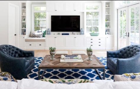 Living Room Bench Seating, Built In Tv Cabinet, Floor Seating Living Room, White Built Ins, Living Room Wood Floor, White Wood Floors, Living Room Built Ins, Window Seats, Room White