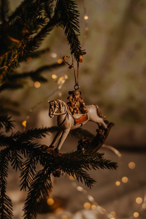 Christmas Bells Aesthetic, Christmas Dreaming, Dark Christmas, Christmas Picture, Cute Christmas Wallpaper, Christmas Interiors, Aesthetic Christmas, Victorian Christmas, Christmas Mood