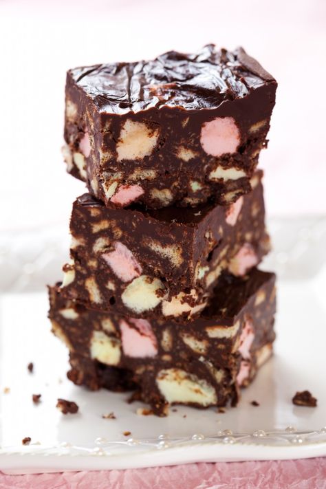 Rocky Road Slice, Rocky Road Cake, Fridge Cake, Fudge Bars, Make Ahead Desserts, Baking Kit, Chocolate Marshmallows, Rocky Road, Gifts For Cooks