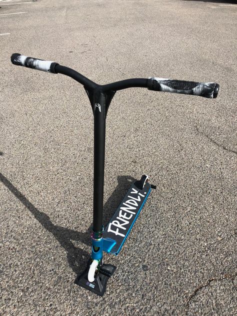 Knee Scooter Hacks, Bmx Scooter, Trick Scooter, Scooter Store, Segway Scooter, Pro Scooter, Scooter Wheels, Pro Scooters, Scooter Custom