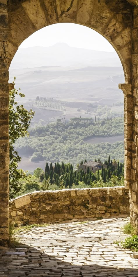 Italy Aesthetic, Italy Vacation, Jolie Photo, Tuscany Italy, Pretty Places, Kauai, Travel Aesthetic, Italy Travel, Dream Vacations