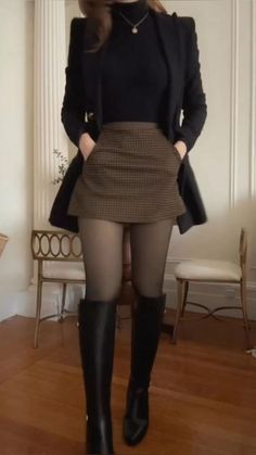 Skirts Ideas, Fashionista Outfits, Clever Tattoos, Outfit Autumn, Fashion Fail, Woman's Fashion, Trendy Fall Outfits, Looks Street Style, Autumn 2024