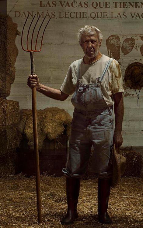 Old Man Full Body Reference, Holding Shovel Pose Reference, Farmer Pose Reference, Old People Reference, Old Man Pictures, Old Farmer, Life Drawing Reference, Figure Photography, Concept Art Character