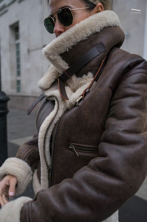 Aviator Jacket Women, Aviator Jacket, Sheepskin Jacket, Coat Outfit, Sheepskin Coat, Aviator Jackets, Inspiration Fashion, Flight Jacket, Jacket For Women