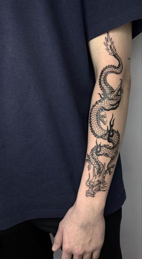 Dragon Tattoo Forearm Sleeve, Dragon Tattoo Forearm, Dragon Tattoo Arm, Tato Tradisional, Asian Dragon Tattoo, Around Arm Tattoo, Dragon Tattoos For Men, Chinese Dragon Tattoos, Japanese Dragon Tattoo