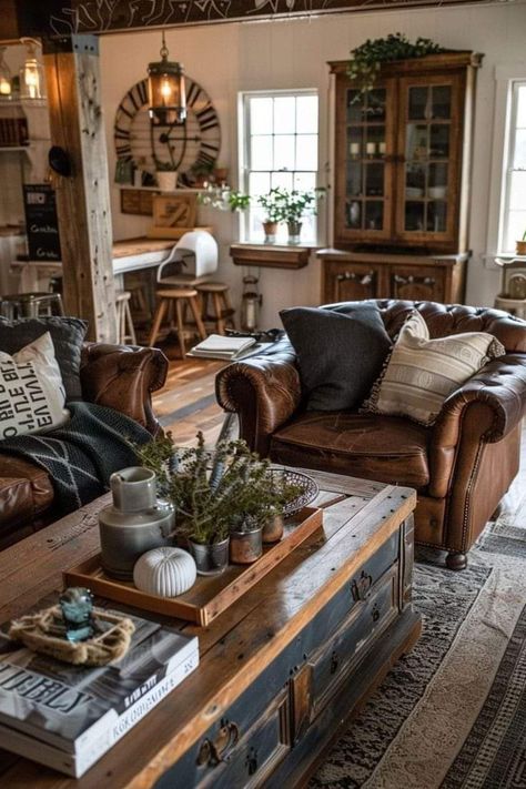 Log Home Decorating Ideas Living Room, Cheap Couches, Farmhouse Idea, Farmhouse Rental, Salons Cottage, Hair Face Framing, Sheep Ranch, Western Living Room, Cabin Living Room