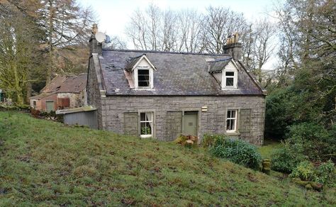 Scottish Cottage Interior, Cottage Scotland, Skies At Night, Log Cabin Modern, Scottish Cottage, Cottages Uk, Cottages Scotland, Scottish Cottages, Insulated Garden Room