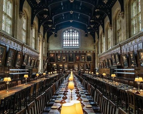 Library Oxford, Harry Potter Filming Locations, Hall Wallpaper, Harry Potter Tour, Bodleian Library, Harry Potter Studio Tour, Oxfordshire England, British Literature, Peak District National Park