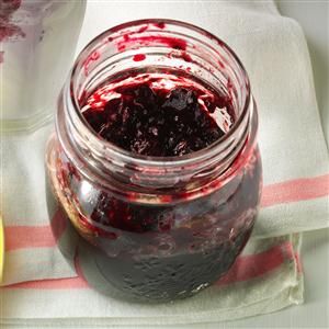 Honey Blueberry Cobbler Jam Recipe -I work at a farmers market, and honey blueberry jam is my top seller. You've gotta taste it with fresh goat cheese and toasted candied pecans. —Krystal Wertman, Humble, Texas Blueberry Jelly, Blueberry Jam Recipe, Jalapeno Jam, Canned Blueberries, Rhubarb Jam, Peach Jam, Berry Jam, Blueberry Cobbler, Jam And Jelly