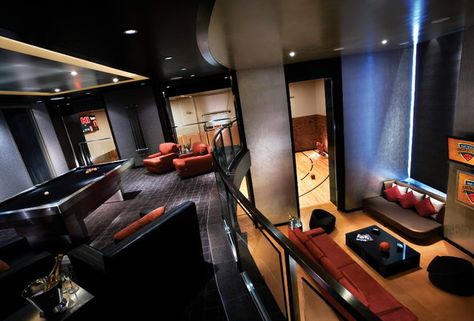 You MUST book one of these 7 absurd Vegas suites for your next bachelor party Las Vegas Suites, Home Basketball Court, Indoor Basketball Court, Indoor Basketball, Vegas Hotel, Game Room Design, Hotel Suites, Bachelor Party, My Dream Home