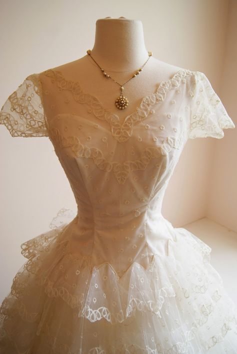 1950s Tea Length Wedding Dress, Vintage 50s Wedding, 50s Wedding Dress, 50s Wedding, Wedding Dresses 50s, 1950s Wedding Dress, Vintage Clothing Boutique, Tea Length Wedding, Gaun Fashion