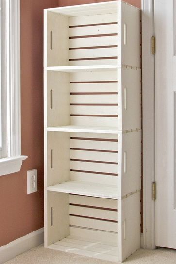 Diy Crate Bookshelf, Crate Bookshelf, Diy Crate, Bookshelves Diy, Kraf Diy, Diy Furniture Projects, Wooden Crates, Craft Store, Book Shelf