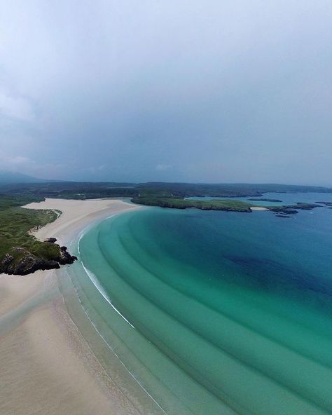 VisitScotland on Instagram: “Yes! This is #SCOTLAND 💙😍 Who wishes they could be here right now? 🙋 Stunning scenes brought to your screen from Ardoil Beach on the Isle…” Hebrides Scotland, Scotland Travel Guide, Isle Of Lewis, Outer Hebrides, The Isle, Scotland Travel, British Isles, Wonders Of The World, Travel Guide