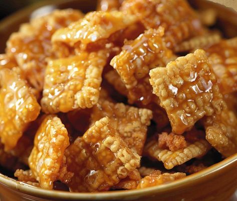 Caramel Crispix – Chloe foods Caramel Crispix Recipe, Crispix Cereal, Gluten Free Cereal, Crunch Recipe, Caramel Crunch, Crunchy Snack, Chex Mix, Syrup Recipe, Homemade Snacks