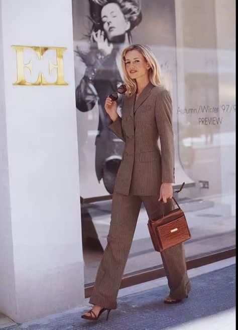 Vintage Workwear Women, Mode Country, Karen Mulder, Lawyer Outfit, 90s Runway Fashion, Corporate Chic, Mode Inspo, Looks Chic, Mode Vintage