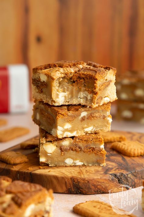 Blondies Aesthetic, Biscoff Slice, Biscoff Baking, Biscoff Pastry, Biscoff Pie, Biscoff Blondies, Food Core, Blondies Cookies, Peanut Butter Bars Recipe