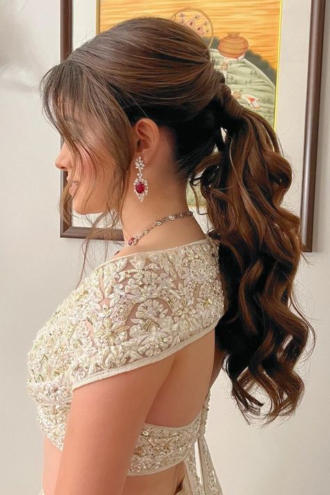 Reception Hairstyles, Lehenga Hairstyles, Hairstyles For Gowns, Bridal Hairstyle Indian Wedding, Hair Style On Saree, Stylish Ponytail, Saree Hairstyles, Pony Hairstyles, Engagement Hairstyles