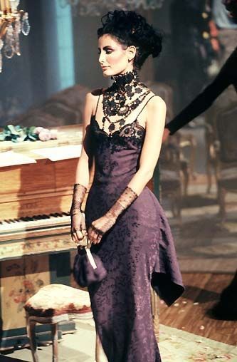 Mode Hippie, Runway Fashion Couture, Look Formal, Goth Outfits, John Galliano, Dark Fashion, Mode Inspiration, Goth Fashion, Look Chic