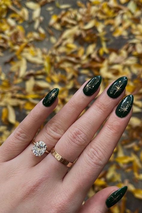 44+ The Epitome of Classy: The Enchanting World of Emerald Green Nails! Almond Nails Emerald Green, Nails Emerald Green, Nails Emerald, Emerald Green Nails, Classy Almond Nails, Emerald Nails, Bridesmaids Nails, Green Acrylic Nails, Dark Green Nails