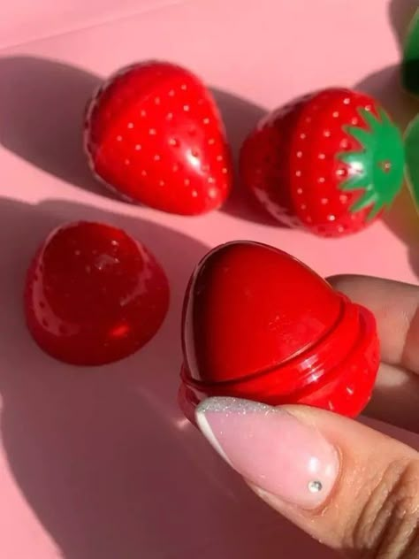 Cute Lipstick, Cute Nail Polish, Lip Gloss Homemade, Hello Kitty Crafts, Sephora Skin Care, Lip Gloss Collection, Hand Crafts For Kids, Gloss Labial, Amazon Beauty