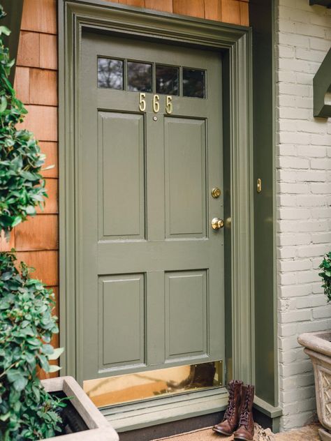 Spruce up your home for spring with these cost-effective curb appeal tricks. Green Front Door, Best Front Door Colors, Best Front Doors, Green Front Doors, Front Door Paint Colors, Door Colors, Hardscape Design, Door Paint Colors, Painted Front Doors