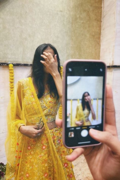 Desi Fit Photoshoot, Desi Aesthetic Poses, Desi Asthetic Poses, Shaadi Aesthetic, Desi Aesthetics, Pani Puri, Desi Fashion Casual, Desi Aesthetic, Indian Photoshoot