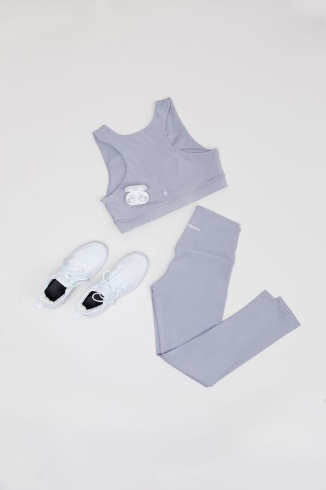 minimal activewear product photoshoot flatlay, airy and natural product photography by Studio Luniste Activewear Product Photography, Minimal Activewear, Activewear Flatlay, Natural Product Photography, Activewear Photoshoot, Flatlay Ideas, Lemon Set, Product Photoshoot, Sport Clothing