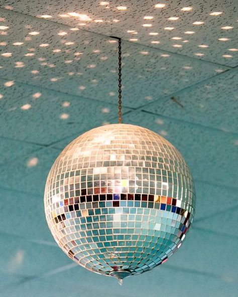 Disco Ball at a skating rink Vintage Disco Ball, Disco Aesthetic, Look 80s, Unique Party Ideas, Outdoor Installation, Ball Aesthetic, 3d Camera, Skating Rink, Mirror Ball