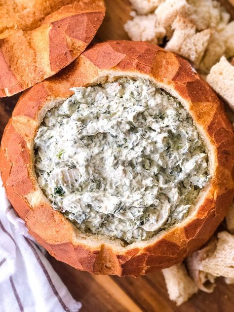 Classic Spinach Dip Recipe, Spinach Dip Bread Bowl, Soup Spinach, Classic Spinach Dip, Bread Bowl Dip, Best Spinach Dip, Knorr Spinach Dip, Lipton Soup, Spinach Bread