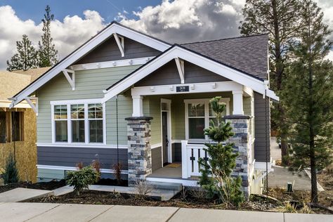 Craftsman 2 Car Carriage House with Apt | 980 sq ft. 2 bed 1 bath | 28w × 42d | Plan #895-55 | Houseplans.com Small Craftsman Bungalow, Tiffany Decor, Oasis House, Craftsman Bungalow House Plans, Starter Homes, Small Craftsman, Rustic Craftsman, Bungalow Cottage, Craftsman Homes