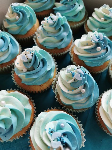 Blue Themed Cupcakes, Pastel Blue Cupcakes, Baby Boy Shower Cupcake Ideas, Cupcakes For Baby Shower Boy, Cupcake Baby Shower Boy, Winter Baby Shower Cupcakes, Its A Boy Cupcakes, Baby Boy Cupcake Ideas, Boy Baby Shower Treats